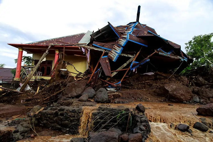 Floods kill 13 in Indonesia&#8217;s North Maluku, two injured