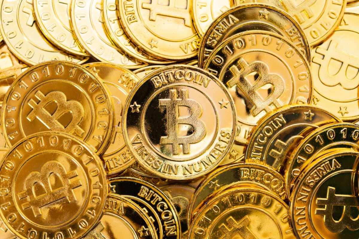 Cryptocurrency returns are immune to monetary policy spillovers