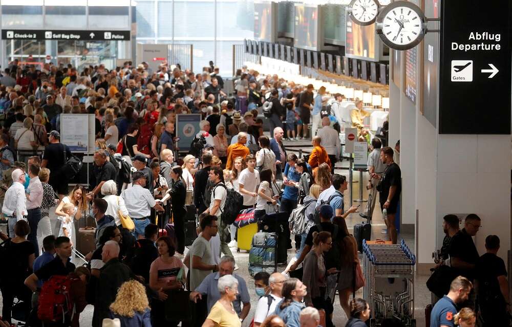 Factbox-Europe&#8217;s summer travel chaos