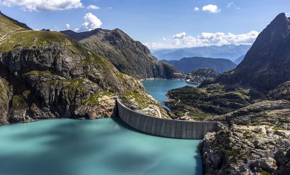 Switzerland&#8217;s new energy asset: hydro plant with capacity to charge 400,000 car batteries