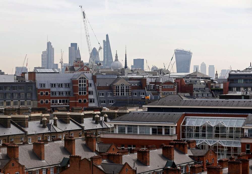 Britain&#8217;s borrowing rises as PM contenders promise more help