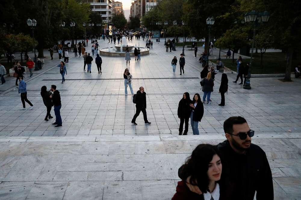 UBS ups Greek economy&#8217;s 2022 growth forecast on tourism tailwind