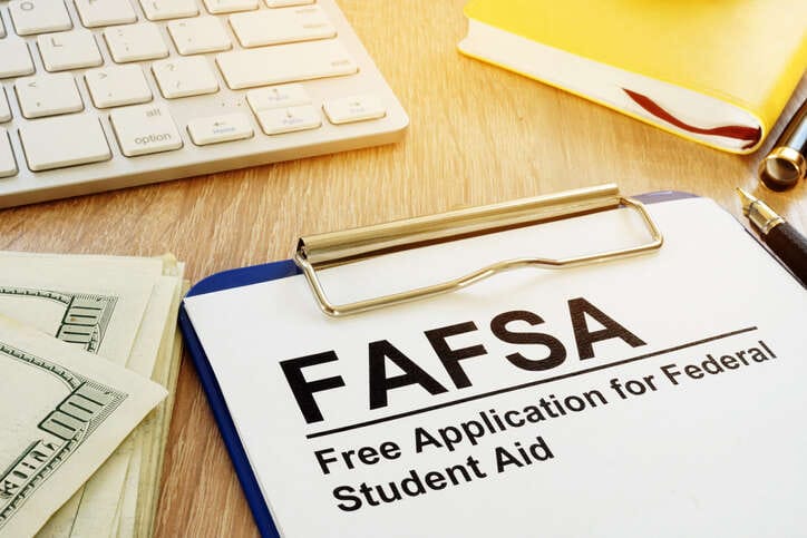 Filling out the FAFSA:  step by step guide to financial aid