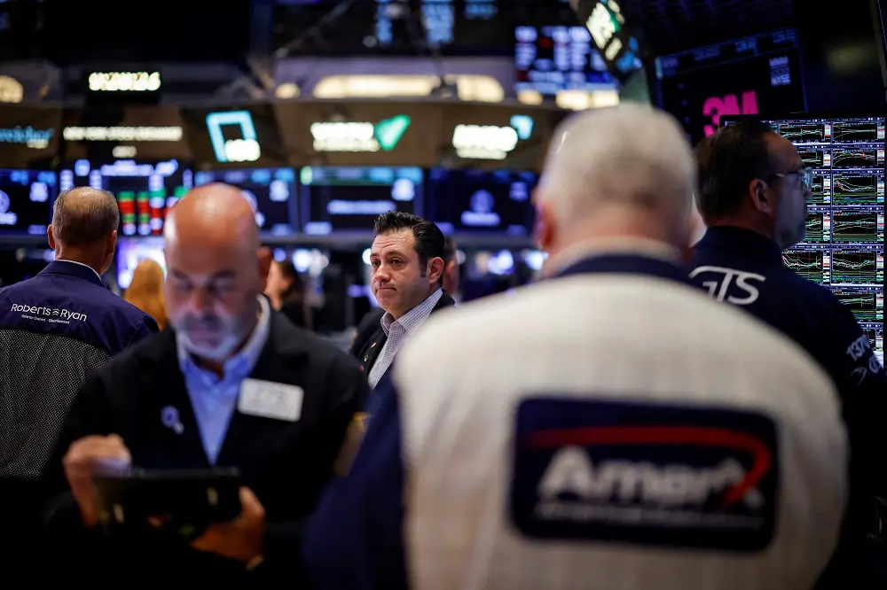 S&#038;P 500, Nasdaq rise, crude slides as CPI awaits