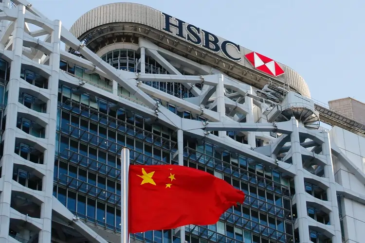 Exclusive &#8211; HSBC pulling back from China credit card business after struggling to expand, sources say