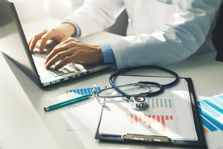 How to reduce data risk for healthcare facilities through MDM solutions