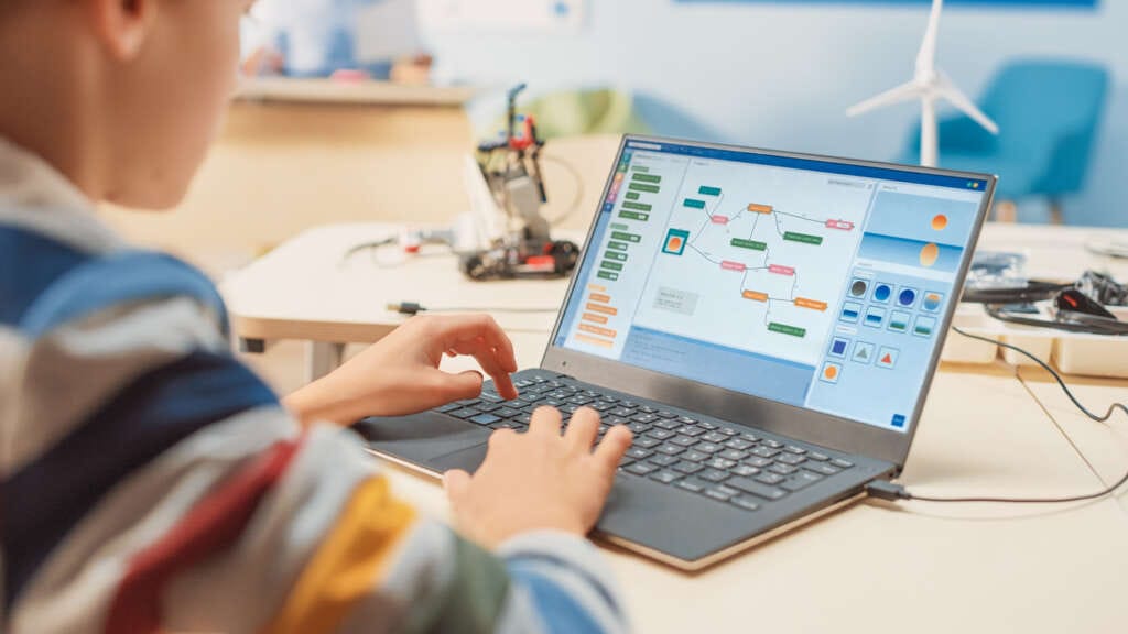 DevOps: Embedding vs Centralization