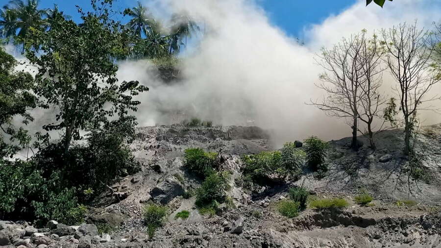 Indonesian quake rattles residents but only one hurt and minor damage