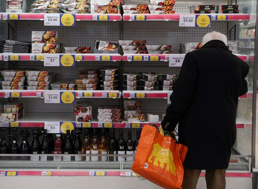 BoE&#8217;s Pill says UK must accept income hit from high inflation