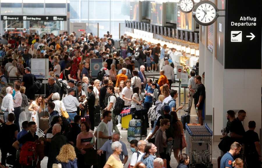 Factbox-Europe&#8217;s summer travel chaos