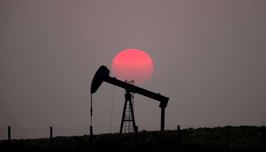 Switch from gas boosts oil demand, but economic headwinds loom &#8211; IEA