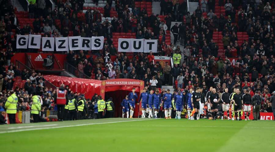 Soccer &#8211; Deep pockets needed to persuade Glazers to sell United