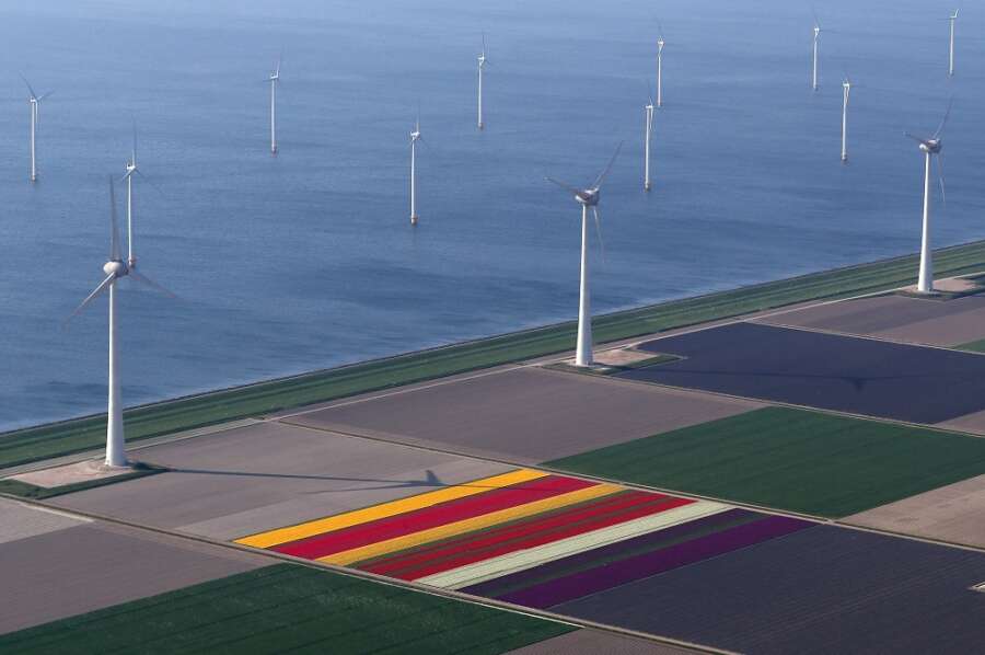 Dutch wind farm blows away opposition as &#8216;new millers&#8217; get a stake