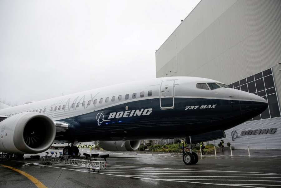 Boeing expects MAX 7 to be certified before MAX 10 &#8211; executive