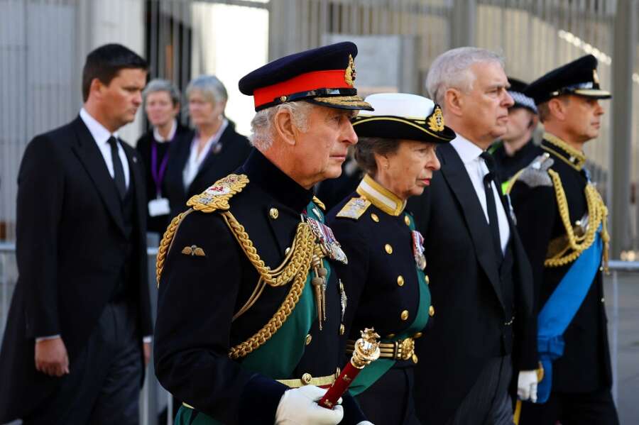 With solemn ceremony, Scots pay tribute to late Queen Elizabeth and welcome new king