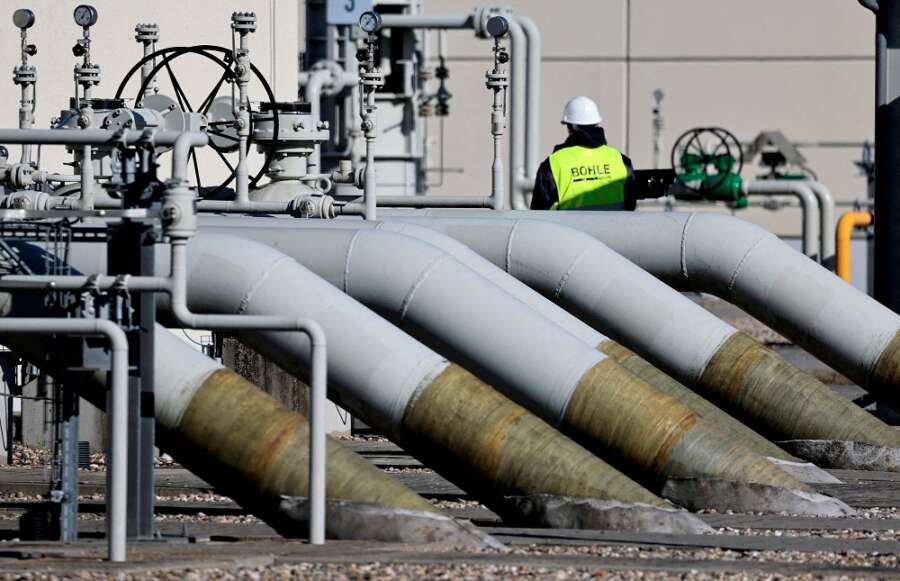 EU eyes levy on fossil fuel firms to help consumers survive energy crisis
