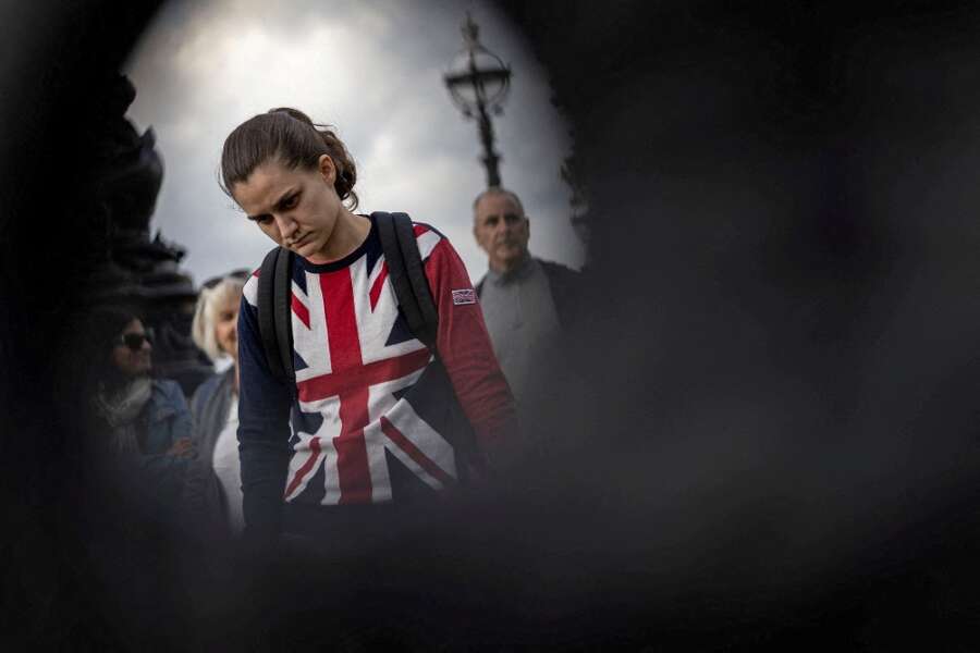 The queen&#8217;s queue: A portrait of our times