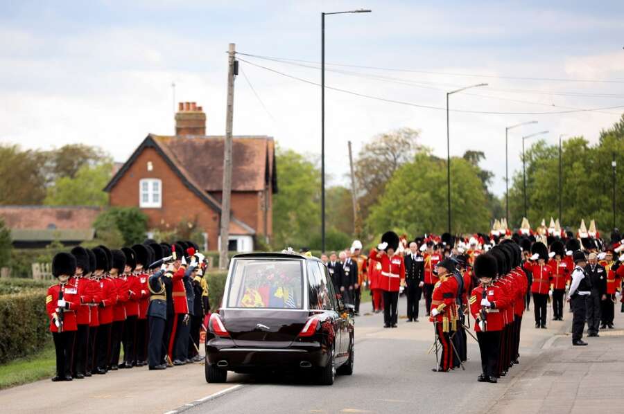 World says goodbye to Britain&#8217;s Queen Elizabeth from cafes and consulates
