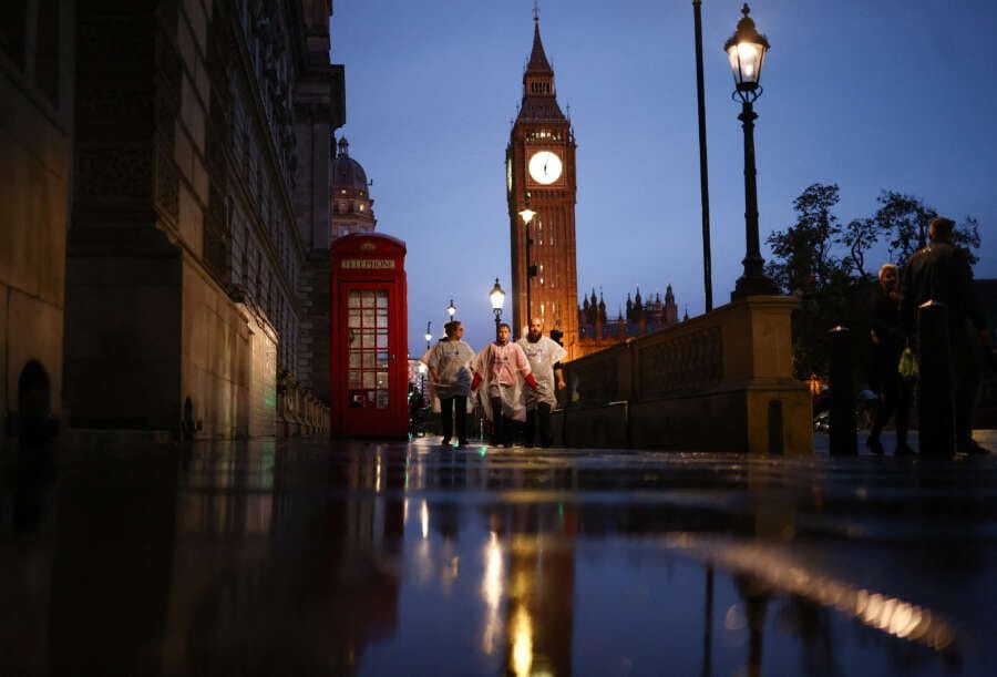 UK&#8217;s National Grid launches 50 million pound energy support fund