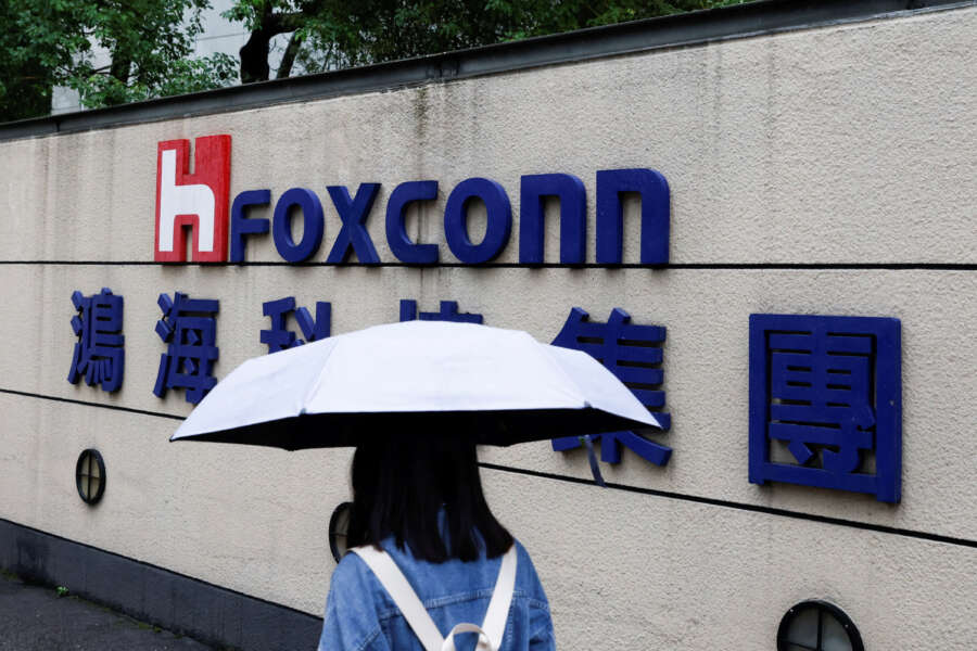 China&#8217;s COVID resurgence spurs new curbs, Foxconn imposes restrictions