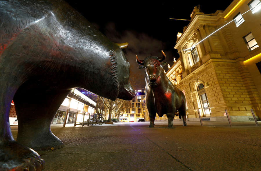 EU sets out plans to shift derivatives clearing from London to Frankfurt