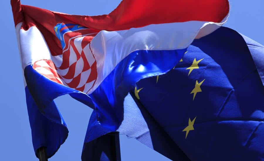 Croatia, heading to enter euro zone, adopts first budget in euros