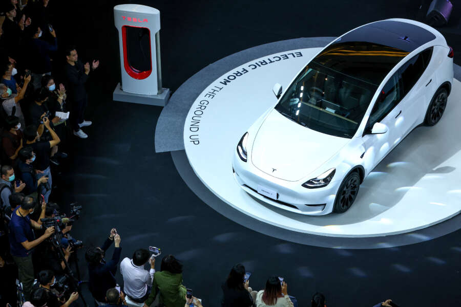 With big bets on Musk, these funds may have a Tesla problem in &#8217;23