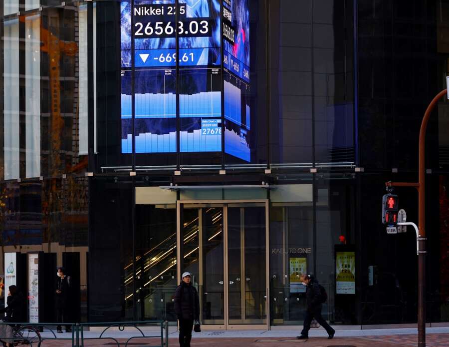 Stocks, dollar pause ahead of Powell, Biden speeches