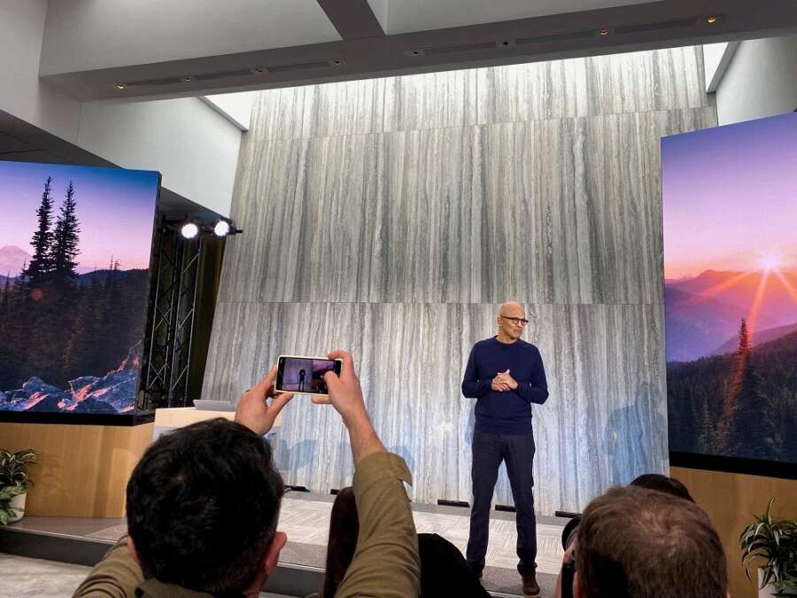 Exclusive-Microsoft&#8217;s Bing plans AI ads in early pitch to advertisers