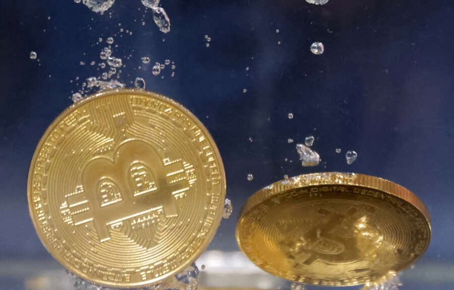 Bitcoin falls 4.5% to $26,916