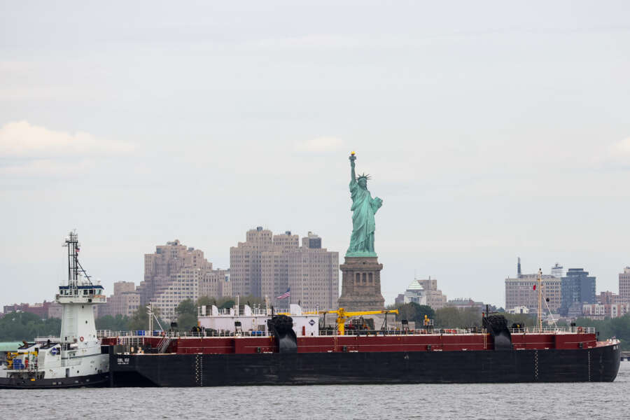 Oil dips after Fed comments, US crude stock build