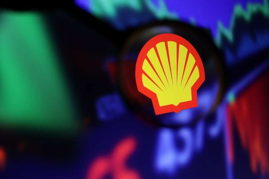 Shell shareholders urged by LAPFF to back climate activist&#8217;s resolution