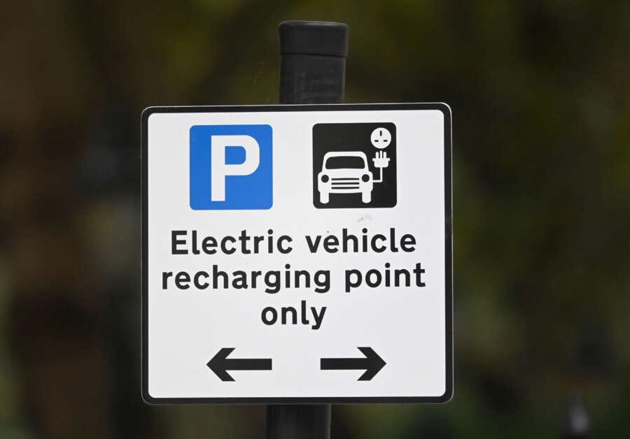 EU electric vehicles risk 4.3 billion euro post-Brexit tariff cost &#8211; auto body