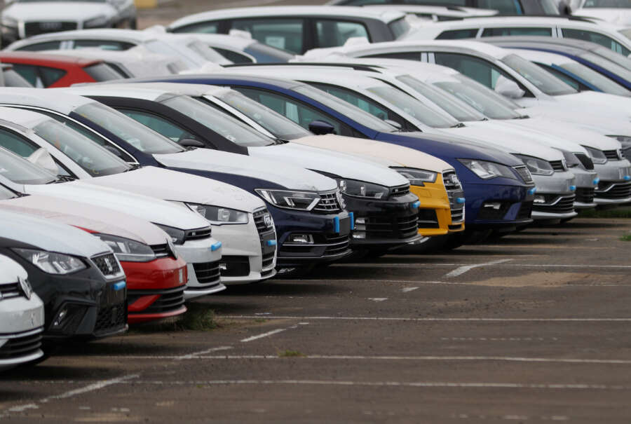 UK&#8217;s July new car sales up more than 25%- SMMT