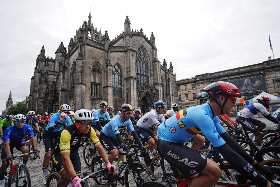 Cycling-Men&#8217;s world championships race interrupted by climate protesters
