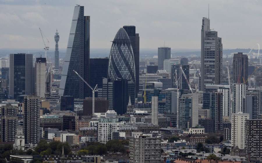 UK business downturn eases after inflation data, BoE pause &#8211; PMI