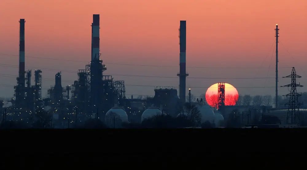 Oil dips on faltering China economy, US crude stock build