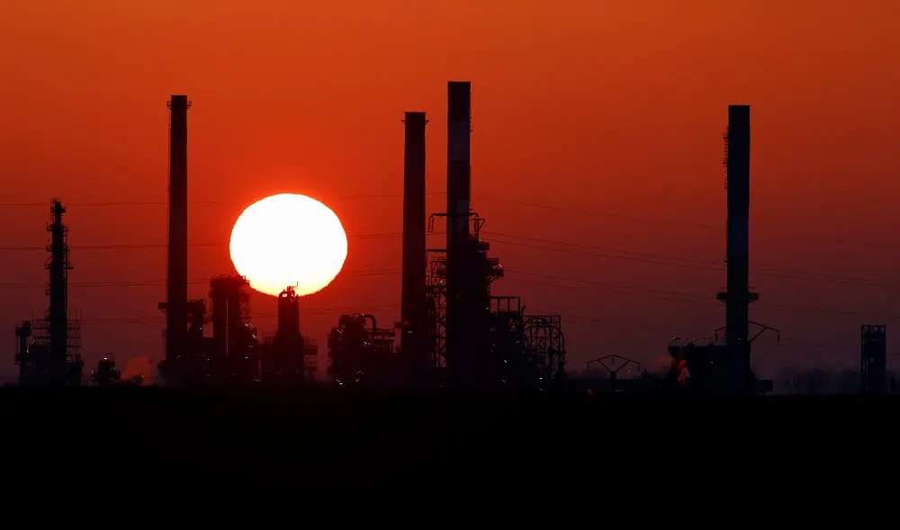 Oil falls as US jobs data dents hope for near-term rate cuts