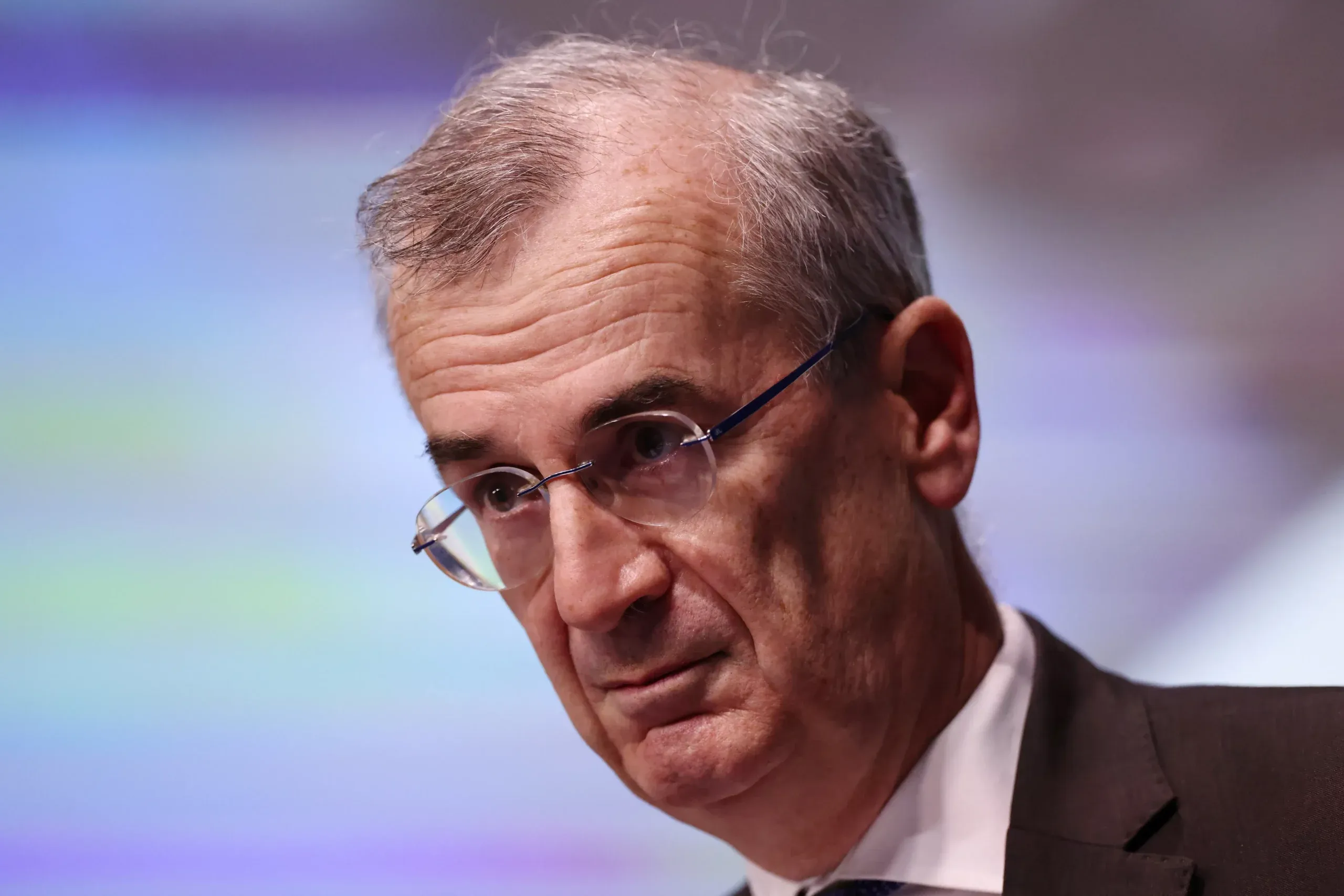 ECB&#8217;s Villeroy: should not hold off first rate cut for too long