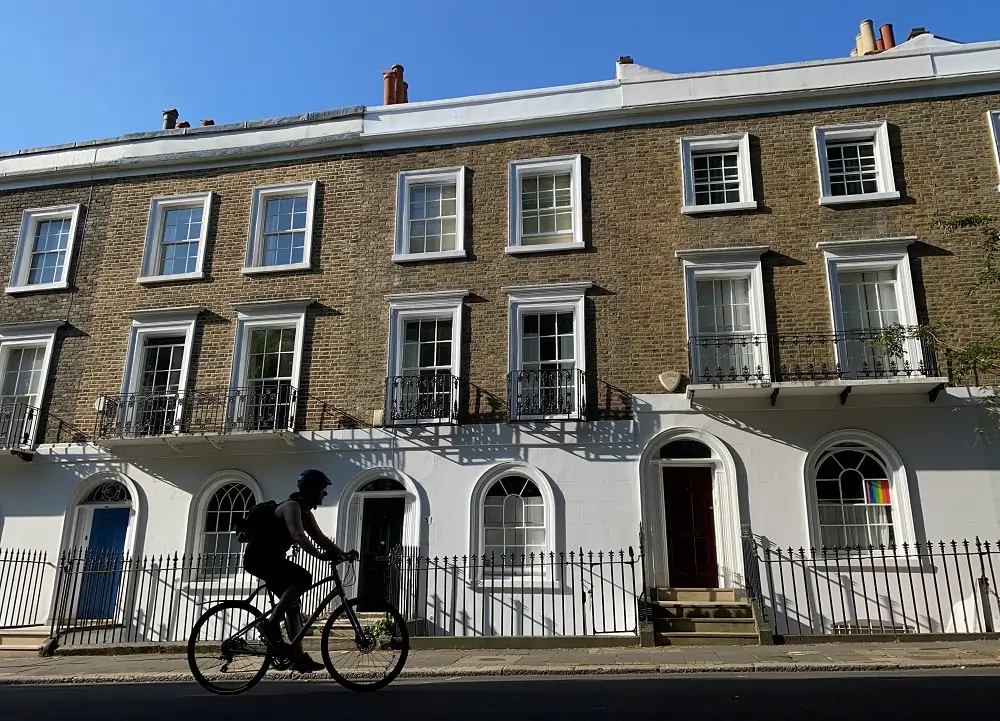 UK property prices show first annual rise since August &#8211; Rightmove