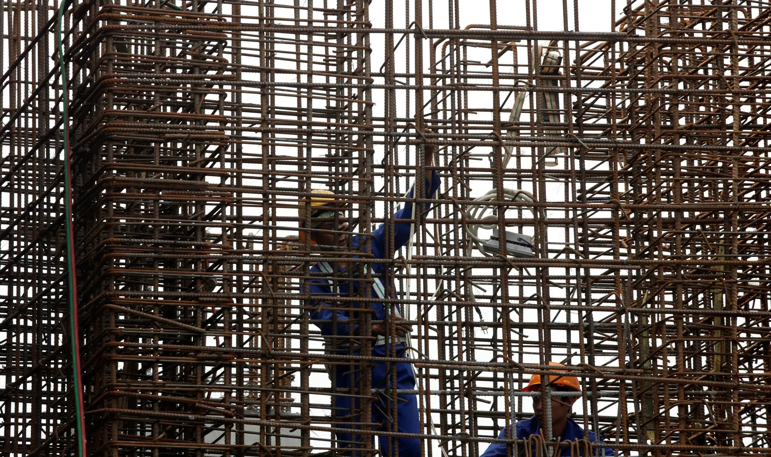 Standard Chartered lowers Vietnam 2024 growth forecast to 6.0%