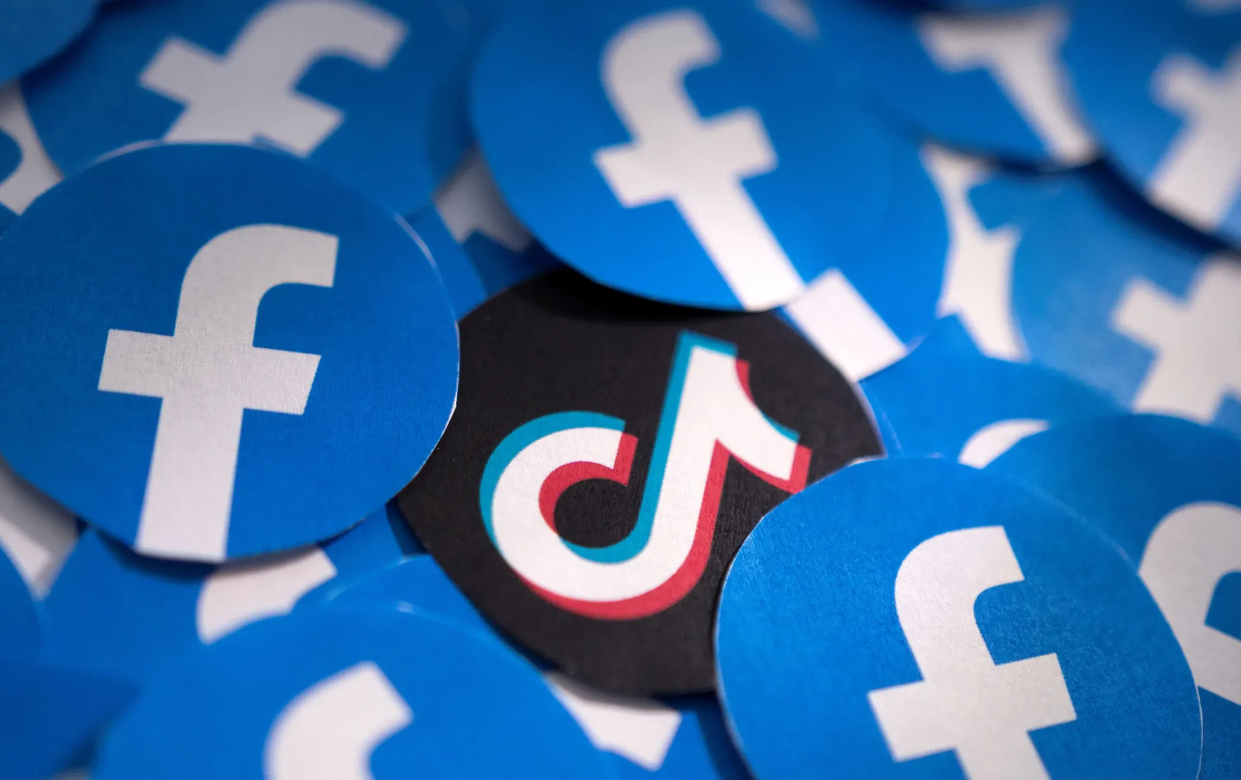 UK tells tech firms to &#8216;tame algorithms&#8217; to protect children