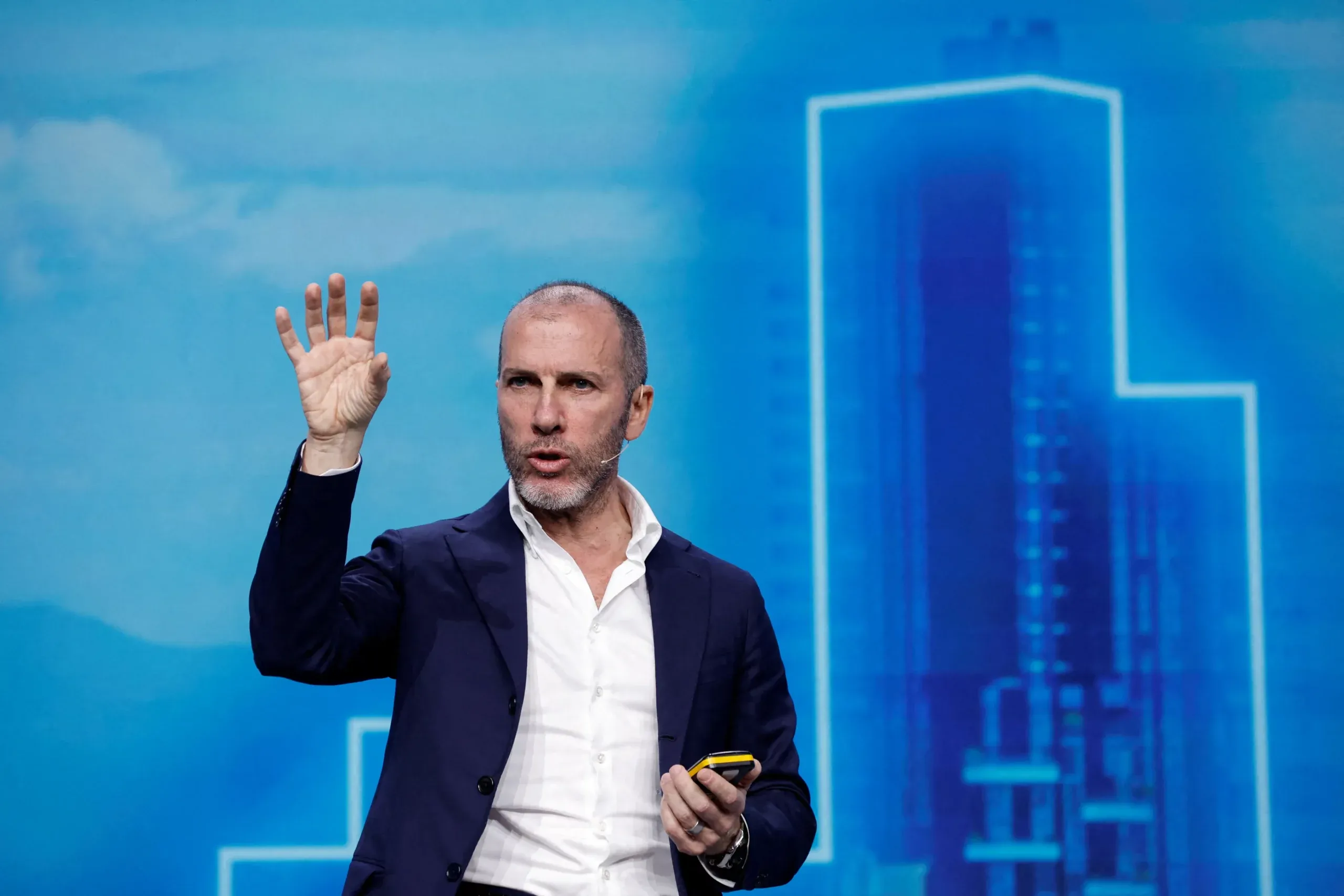 TIM CEO sees potential benefits of almost 5 billion euros from new business plan &#8211; paper
