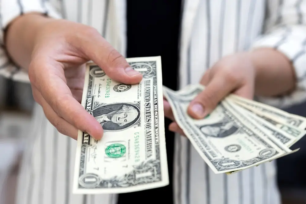 Dollar mostly flat as market mulls inflation outlook