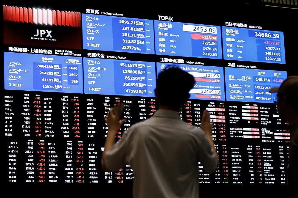 Global stocks rebound from sell-off; Treasury yields, dollar higher