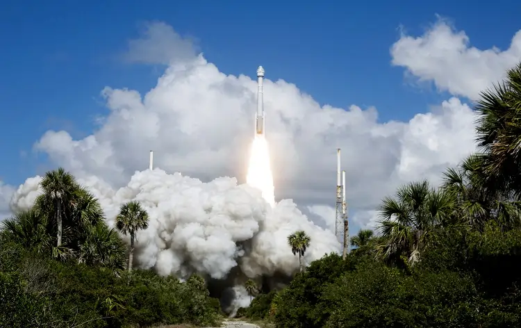Analysis-Astronauts&#8217; plight piles pressure on Boeing&#8217;s struggling space unit