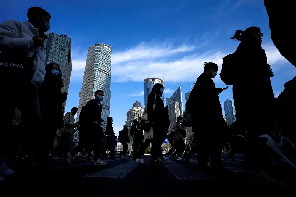 US stocks flat, dollar lower as traders brace for Fed easing