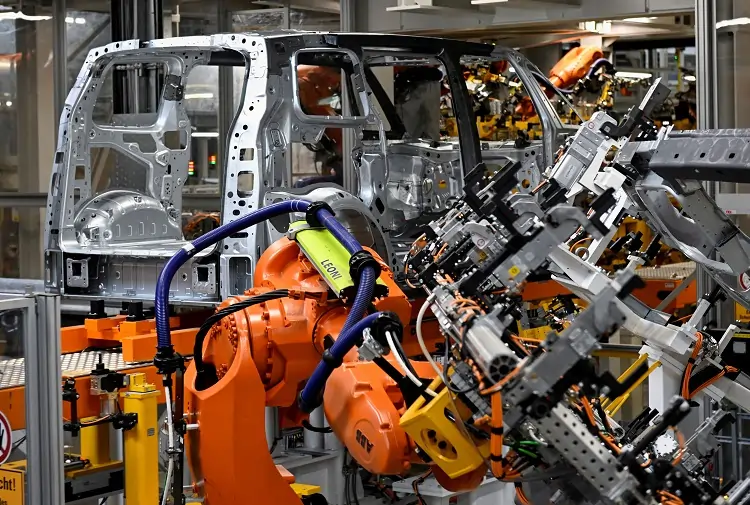 Germany considering ways to support VW, economy minister says