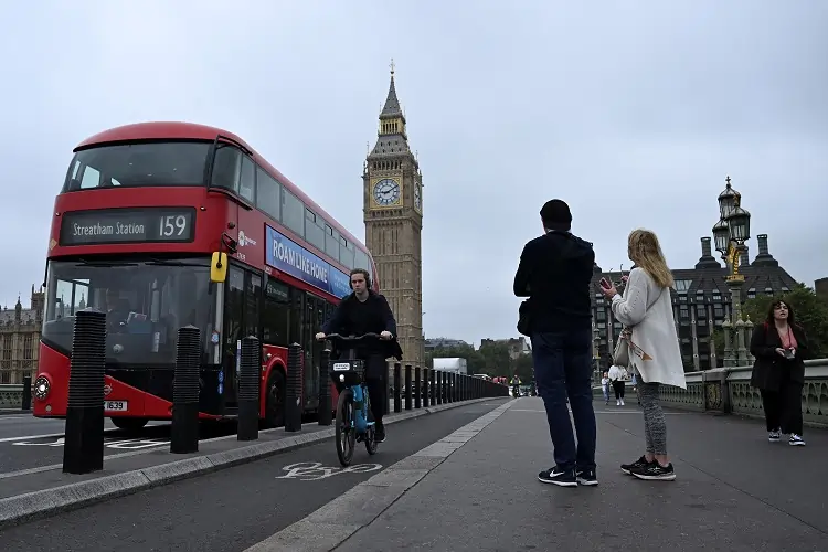 Geopolitics dents big UK businesses&#8217; optimism, Deloitte says