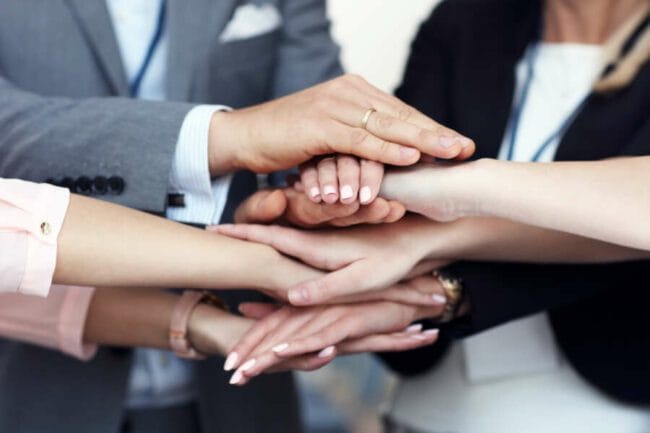 Elmtronics and the algorithm people join forces to help business to reduce carbon and cut costs.